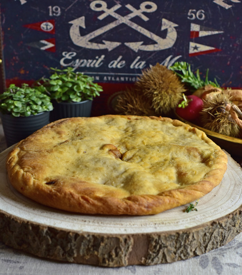 Empanada de Bacalao con Pasas