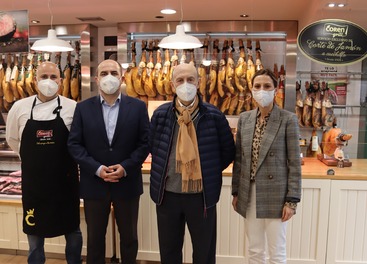La tienda Coren Grill de Bedoya abre renovada para sorprender a los clientes