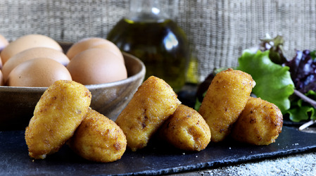 Croquetas de Jam&oacute;n o Pollo
